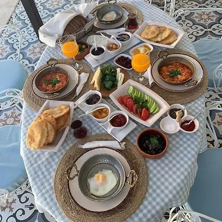 Aral Turkuaz Gasthof Çeşme